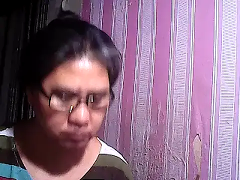 Snapshot of sweetsosie18 chatting on March 19, 8:22 pm sweetsosie18 online show from March 19, 8:22 pm