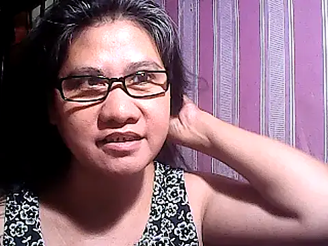 Snapshot of sweetsosie18 chatting on March 21, 1:45 pm sweetsosie18 online show from March 21, 1:45 pm