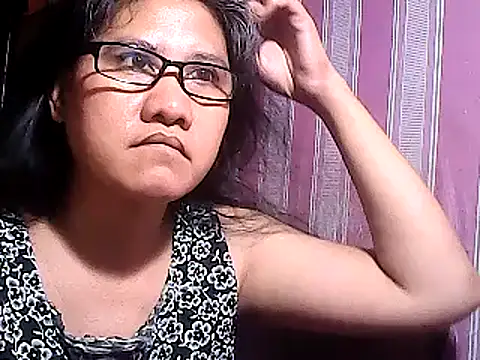 Snapshot of sweetsosie18 chatting on March 22, 1:22 am sweetsosie18 online show from March 22, 1:22 am