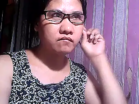 Snapshot of sweetsosie18 chatting on March 22, 8:51 am sweetsosie18 online show from March 22, 8:51 am