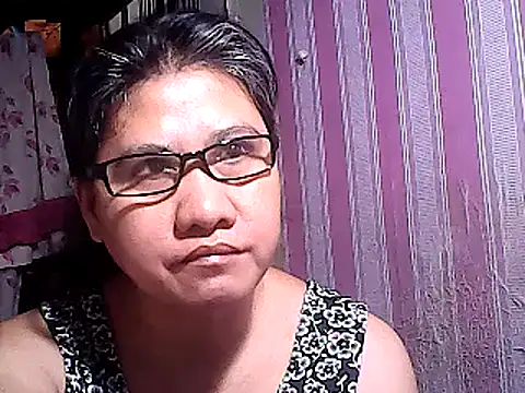 Snapshot of sweetsosie18 chatting on March 23, 1:31 am sweetsosie18 online show from March 23, 1:31 am