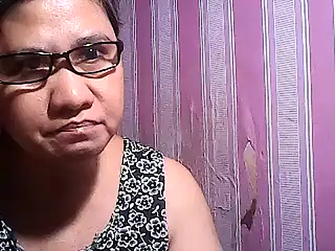 Snapshot of sweetsosie18 chatting on March 23, 4:38 am sweetsosie18 online show from March 23, 4:38 am