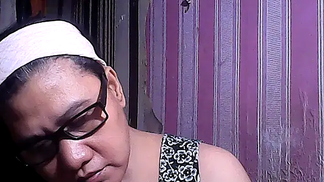 Snapshot of sweetsosie18 chatting on September 11, 7:14 pm sweetsosie18 online show from September 11, 7:14 pm