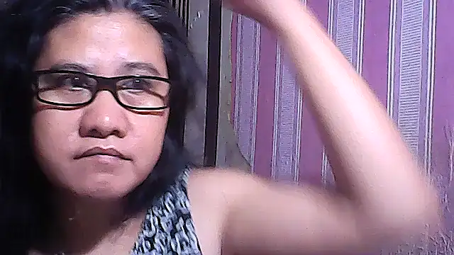 Snapshot of sweetsosie18 chatting on September 12, 7:19 am sweetsosie18 online show from September 12, 7:19 am