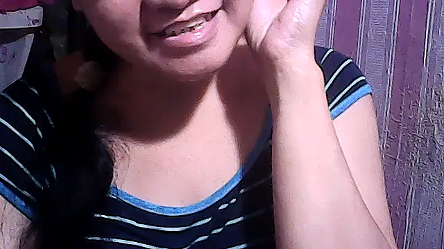 Snapshot of sweetsosie18 chatting on September 15, 9:42 am sweetsosie18 online show from September 15, 9:42 am