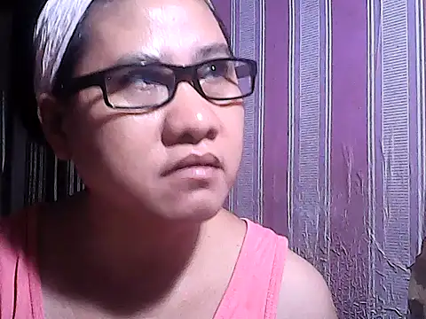Snapshot of sweetsosie18 chatting on October 1, 4:02 pm sweetsosie18 online show from October 1, 4:02 pm