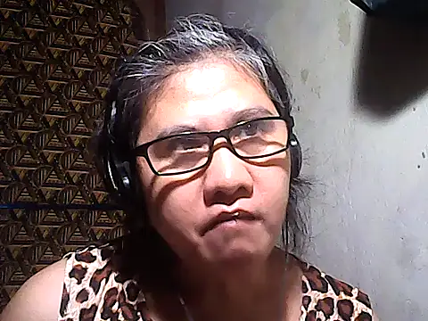 sweetsosie18 online show from January 6, 8:01 pm