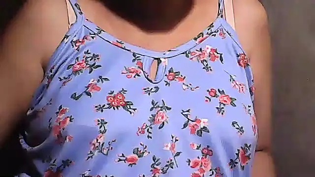 sweetsosie18 online show from April 21, 12:00 pm