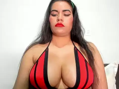 Snapshot of roxanamariahills_ chatting on December 2, 9:50 pm roxanamariahills online show from December 2, 9:50 pm