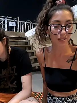 amanilouve online show from February 12, 4:11 pm