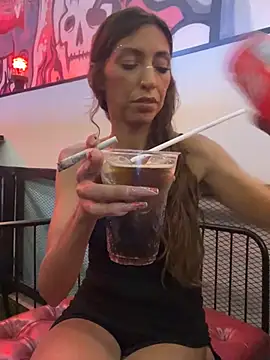 amanilouve online show from March 8, 8:14 pm