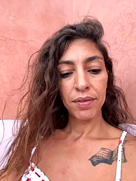 amanilouve online show from September 8, 4:50 pm