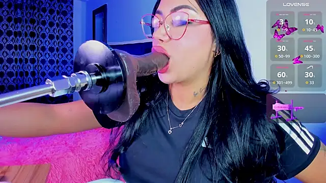 Snapshot of sofiaa_riot chatting on July 24, 2:09 am sofiaa riot online show from July 24, 2:09 am