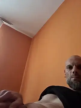 Snapshot of Ladyshaker82 chatting on November 1, 2:52 pm Ladyshaker82 online show from November 1, 2:52 pm