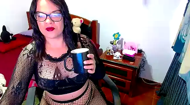 luchiana hott21 online show from December 9, 3:44 pm