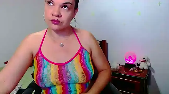 luchiana hott21 online show from January 21, 4:58 pm