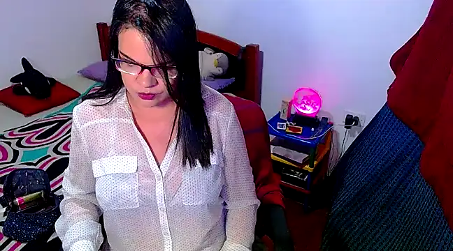 luchiana hott21 online show from March 21, 8:18 pm