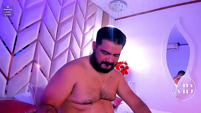 MichaelBear  online show from October 3, 1:19 pm