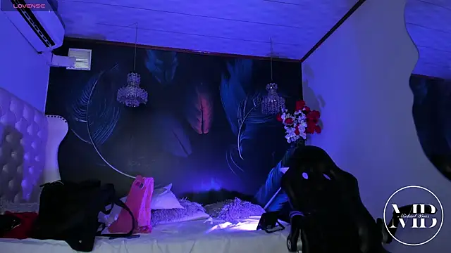 MichaelBear  online show from March 6, 1:07 pm