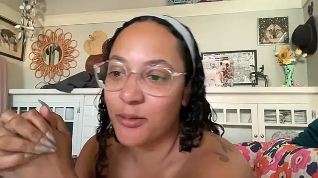 dreamyriri online show from March 12, 6:47 pm