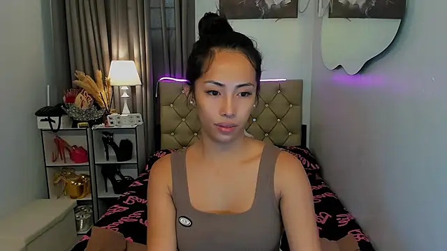 reighnempress online show from January 19, 2:36 am