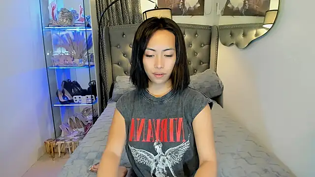 reighnempress online show from November 26, 4:57 am