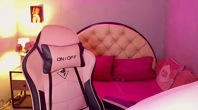 WeezyBabyXoxo online show from March 17, 6:51 am