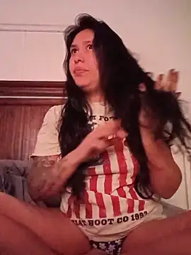 Snapshot of LunaGelatti chatting on May 20, 10:54 am LunaGelatti online show from May 20, 10:54 am