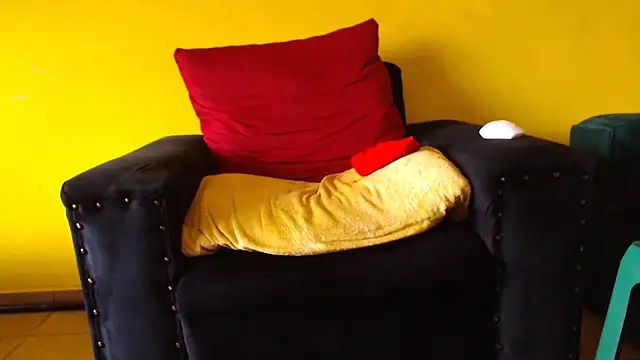 Snapshot of zuluboyxx chatting on October 4, 6:55 am zuluboyxx online show from October 4, 6:55 am