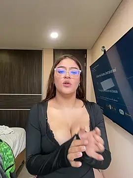 Snapshot of Juliana_News chatting on December 15, 10:15 pm Juliana News online show from December 15, 10:15 pm