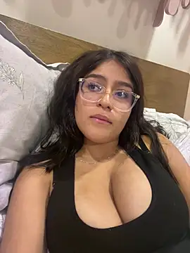 Snapshot of Juliana_News chatting on March 7, 12:04 am Juliana News online show from March 7, 12:04 am