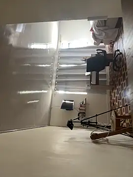 Snapshot of Juliana_News chatting on November 11, 4:18 pm Juliana News online show from November 11, 4:18 pm