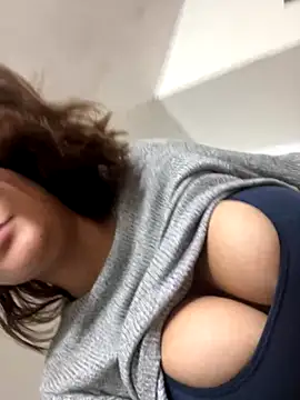 Snapshot of Juliana_News chatting on November 12, 4:46 am Juliana News online show from November 12, 4:46 am