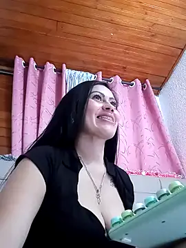 Snapshot of Tania_mature chatting on December 28, 7:11 pm Tania mature online show from December 28, 7:11 pm