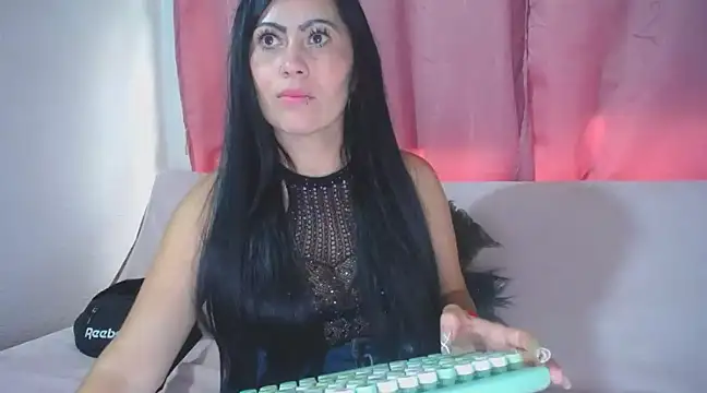 Snapshot of Tania_mature chatting on February 18, 10:14 pm Tania mature online show from February 18, 10:14 pm