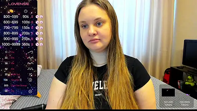 Snapshot of AlanaBrox chatting on February 18, 10:05 am AlanaBrox online show from February 18, 10:05 am