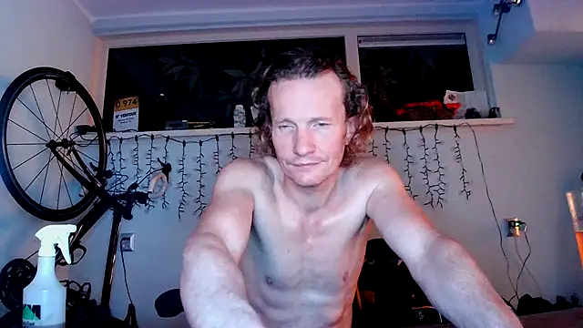 Snapshot of Germal1 chatting on December 14, 11:31 pm Germal1 online show from December 14, 11:31 pm