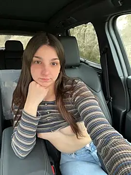 DoriDeluxe66 online show from February 25, 5:04 pm