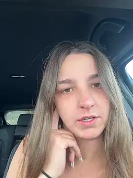 DoriDeluxe66 online show from September 20, 9:21 am