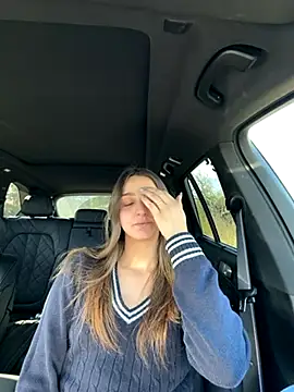 DoriDeluxe66 online show from December 5, 12:36 pm