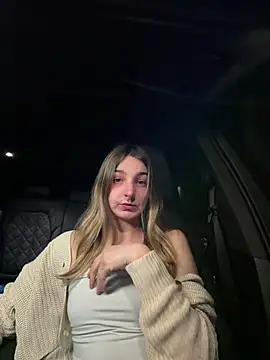 DoriDeluxe66 online show from February 27, 10:43 pm