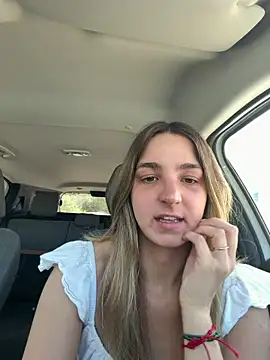 DoriDeluxe66 online show from April 25, 9:34 am
