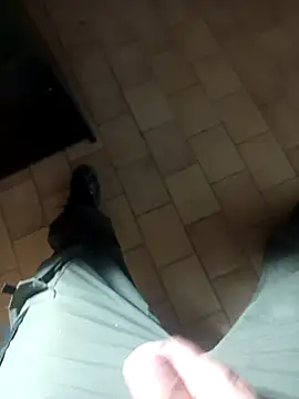 Snapshot of Czarny1104 chatting on November 4, 8:13 am Czarny1104 online show from November 4, 8:13 am