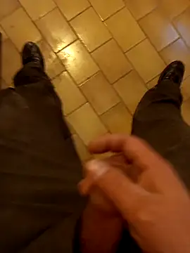 Snapshot of Czarny1104 chatting on November 5, 10:26 am Czarny1104 online show from November 5, 10:26 am