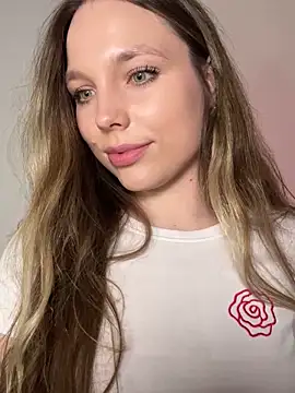 Snapshot of Sara_Browney chatting on February 11, 9:35 pm Sara Browney online show from February 11, 9:35 pm