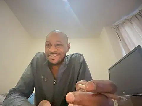 Snapshot of CuzzyB69 chatting on February 22, 4:51 pm CuzzyB69 online show from February 22, 4:51 pm