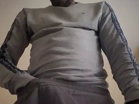 Snapshot of CuzzyB69 chatting on March 13, 12:02 pm CuzzyB69 online show from March 13, 12:02 pm