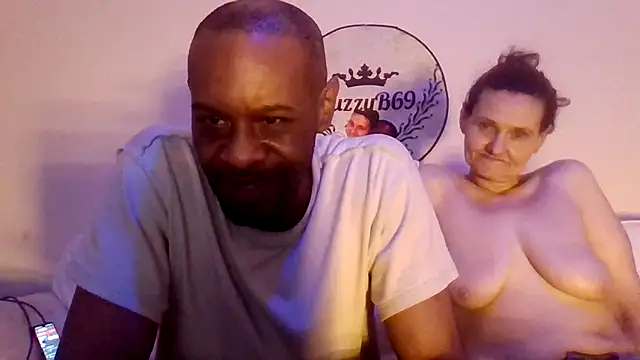 Snapshot of CuzzyB69 chatting on February 7, 1:09 am CuzzyB69 online show from February 7, 1:09 am