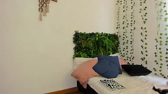 karlye 5 online show from February 13, 5:33 pm