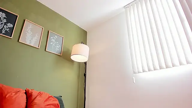 karlye 5 online show from October 6, 1:41 pm